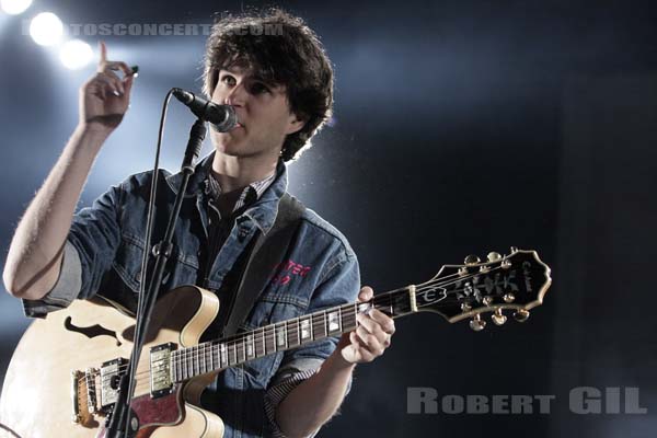 VAMPIRE WEEKEND - 2008-07-04 - PARIS - Hippodrome de Longchamp - Ezra Michael Koenig